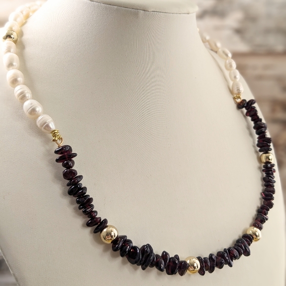 Natural Garnet Chip Beads & Freshwater Pearl Necklace - Picture 3 of 8